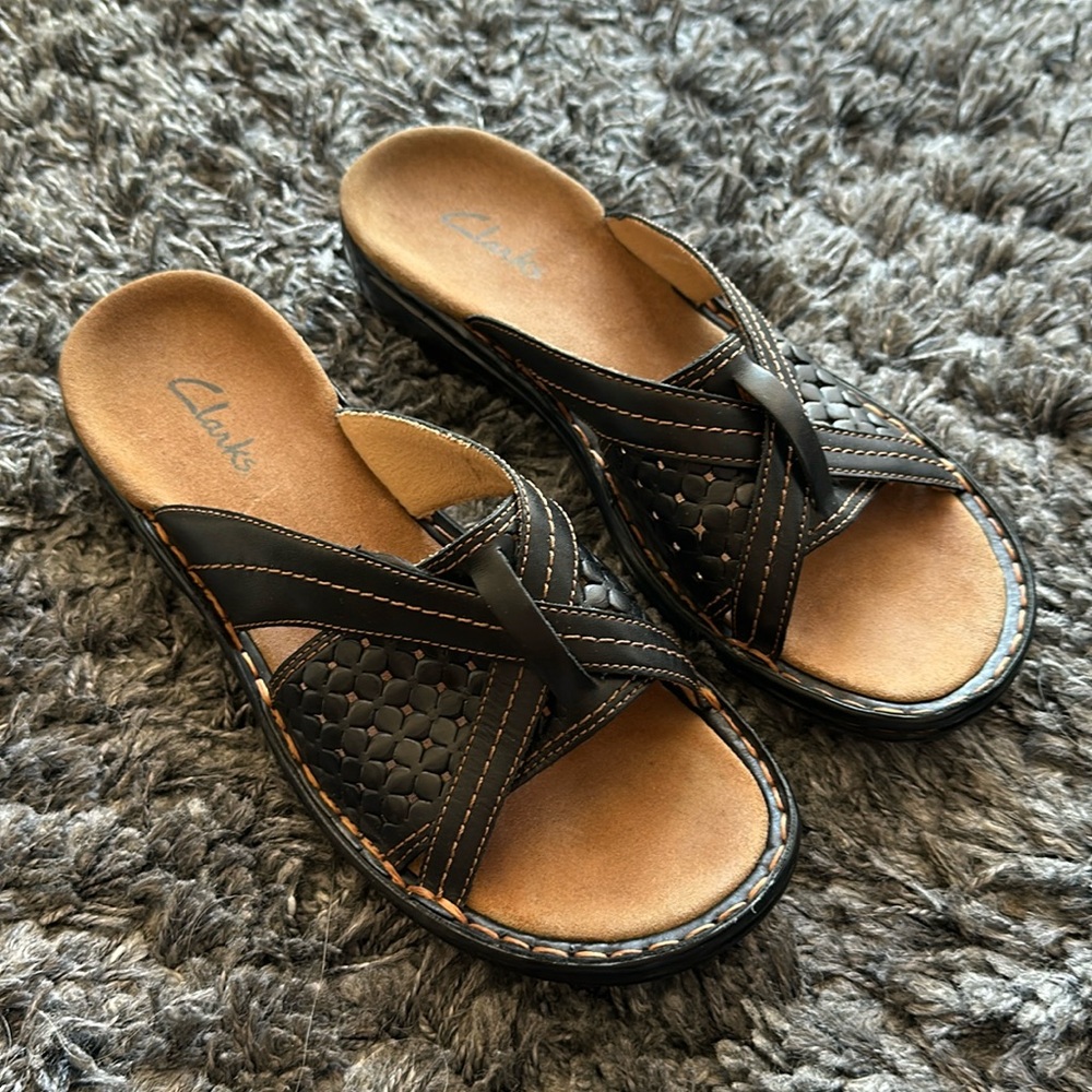 Clarks Women's Black and Brown Woven Sandals